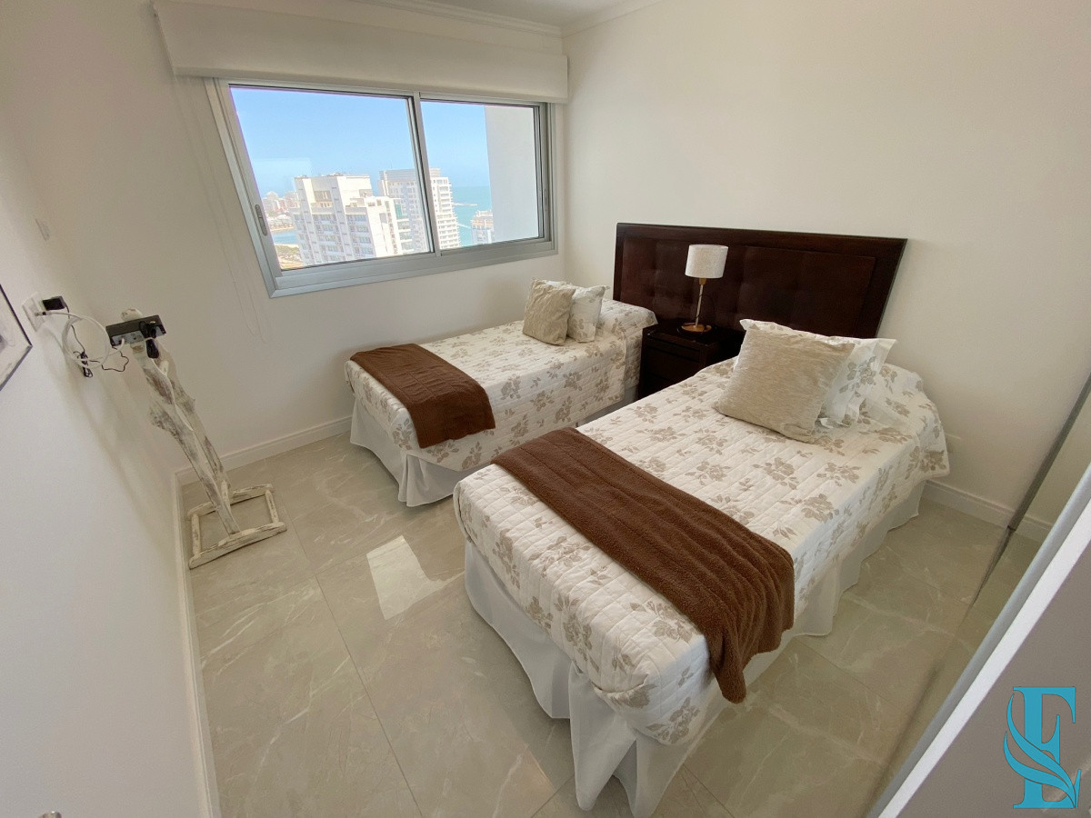 Apartamento ID.121 - Hermoso Penthouse en Playa Mansa