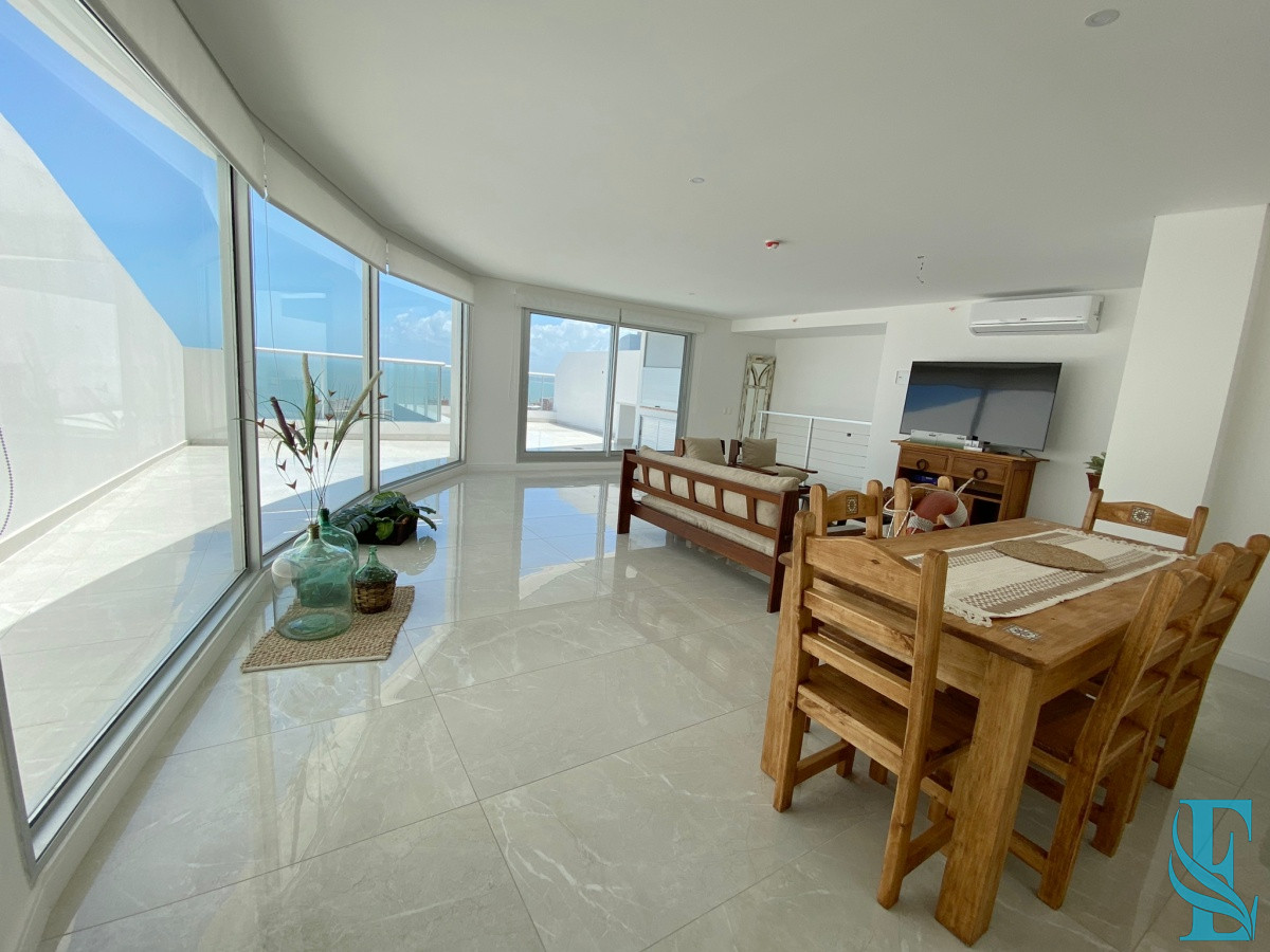 Apartamento ID.121 - Hermoso Penthouse en Playa Mansa
