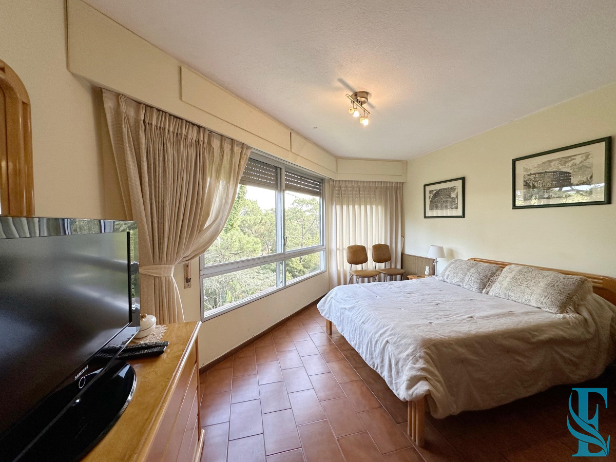 Apartamento ID.358 - Departamento de 3 dormitorios mas dependencia de servicio en edificio Bora Bora, Roosevelt Punta del Este