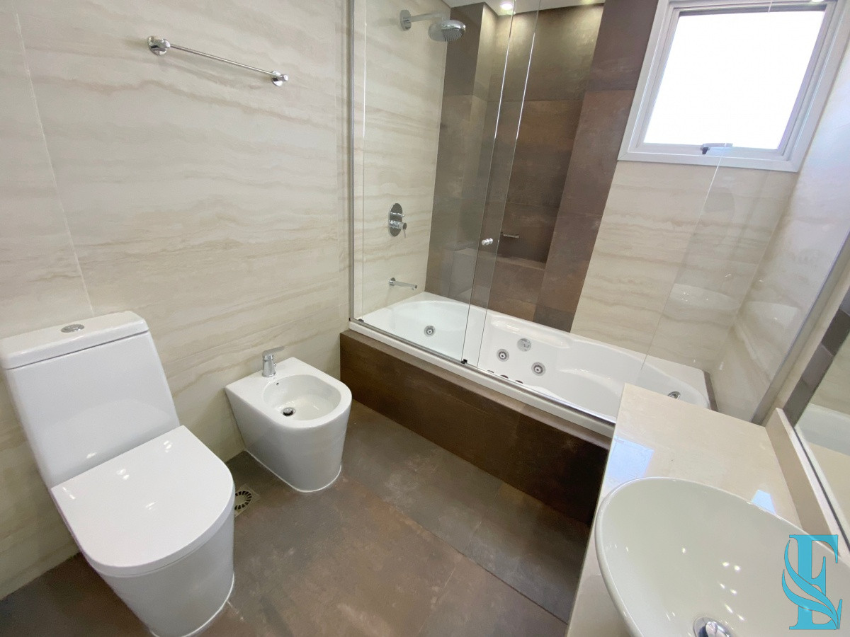 Apartamento ID.121 - Hermoso Penthouse en Playa Mansa