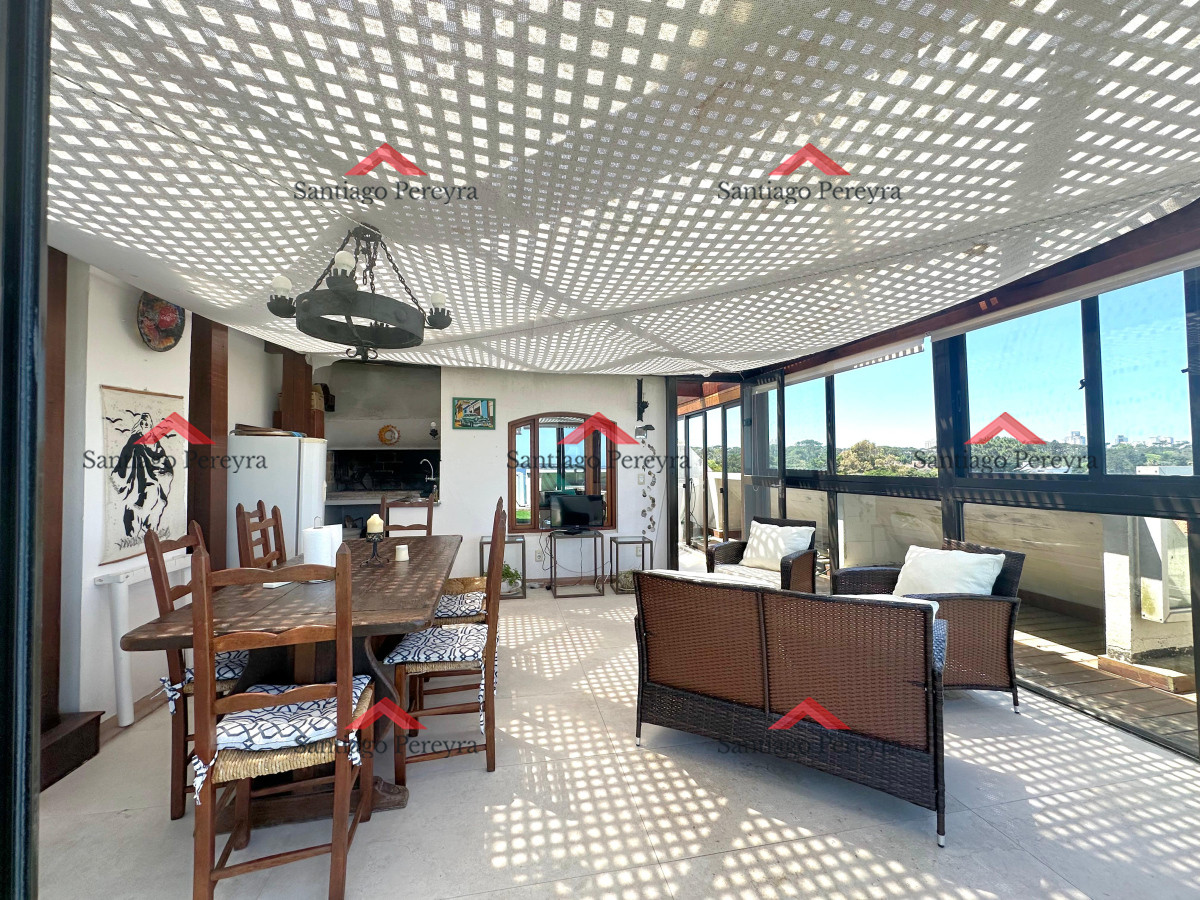 Apartamento ID.15734 - Penthouse en Venta de 3 dormitorios en Playa Mansa, Punta del Este