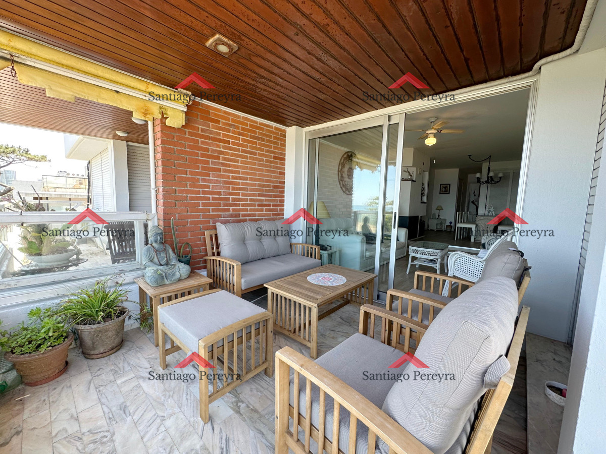 Apartamento ID.15734 - Penthouse en Venta de 3 dormitorios en Playa Mansa, Punta del Este