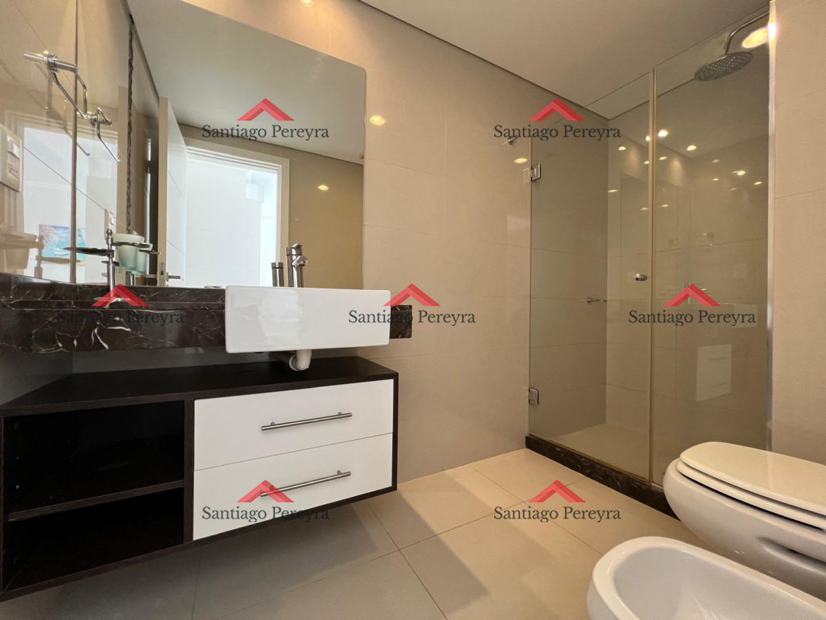 Apartamento ID.13982 - EDIFICIO CRUCEROS PRIMERA LINEA 2 DORMITORIOS EN SUITE