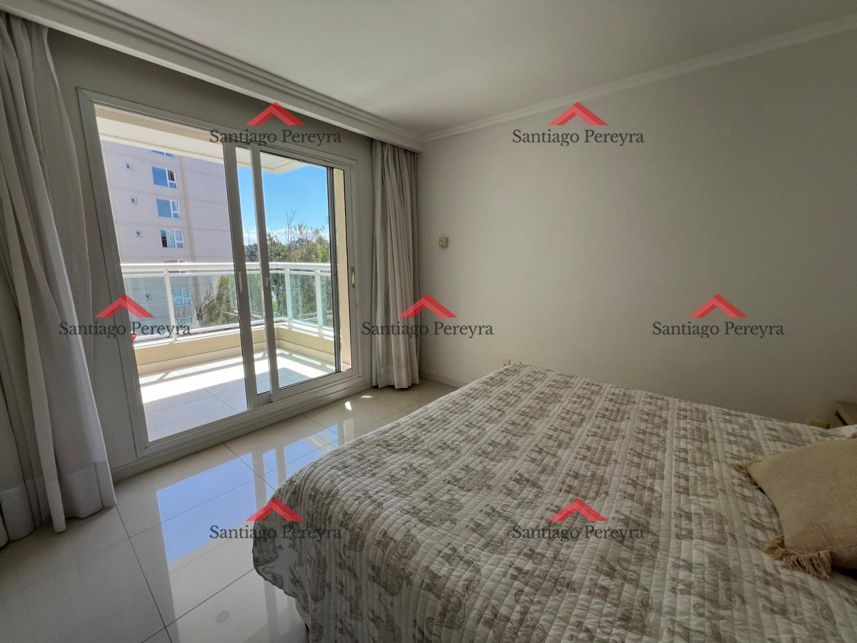 Apartamento ID.13982 - EDIFICIO CRUCEROS PRIMERA LINEA 2 DORMITORIOS EN SUITE