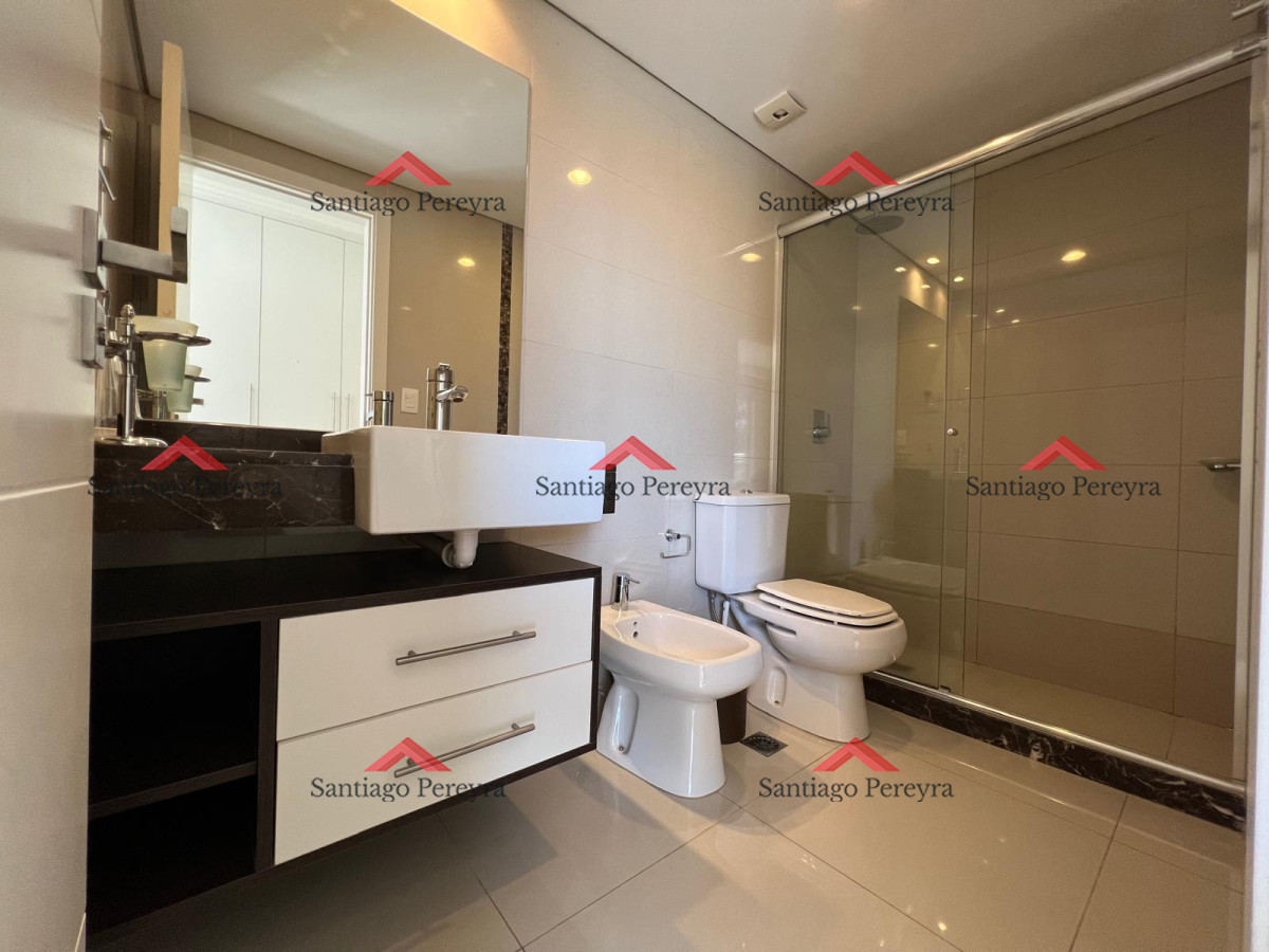 Apartamento ID.13982 - EDIFICIO CRUCEROS PRIMERA LINEA 2 DORMITORIOS EN SUITE