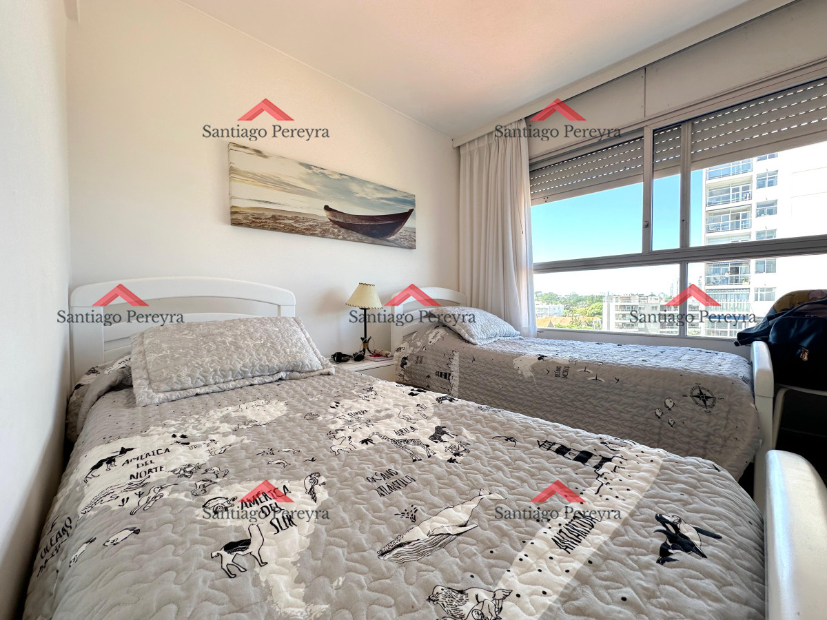 Apartamento ID.15734 - Penthouse en Venta de 3 dormitorios en Playa Mansa, Punta del Este