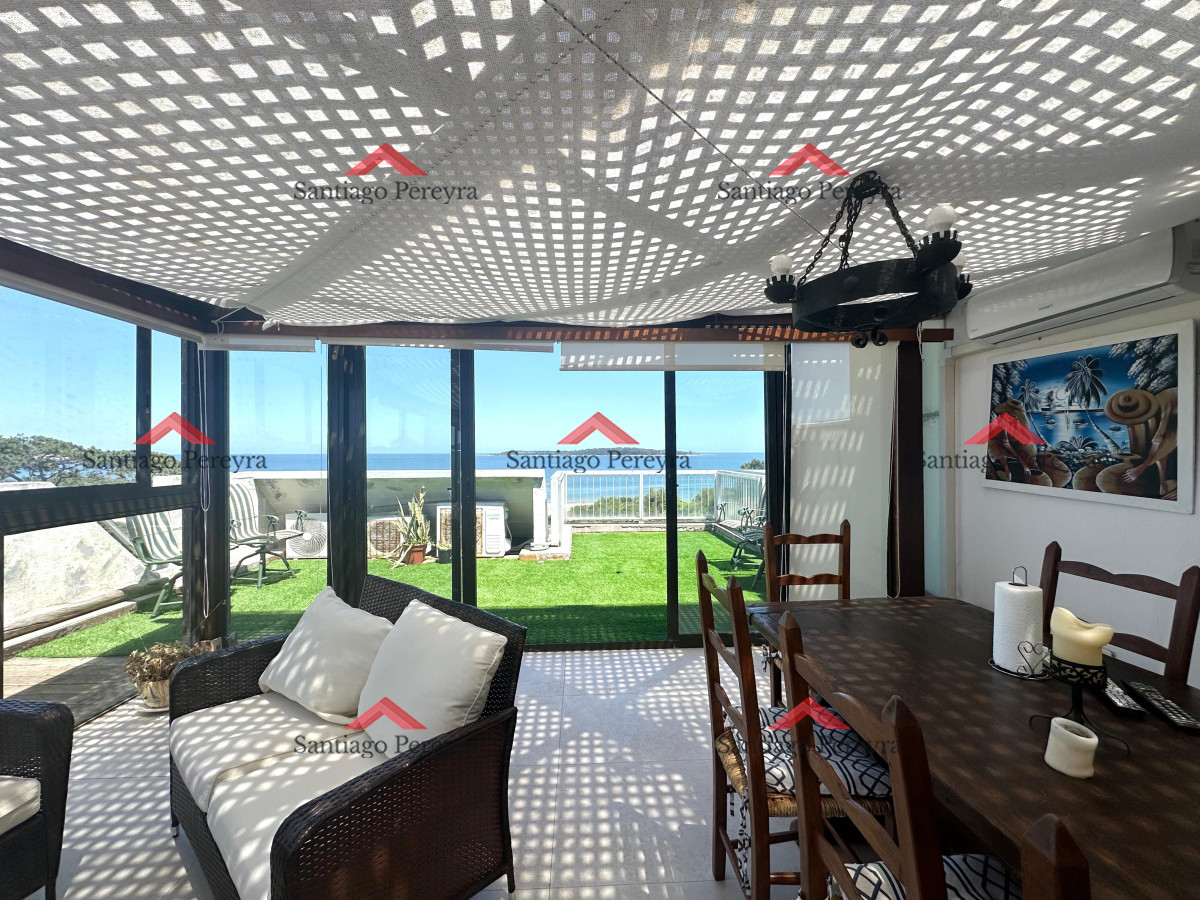Apartamento ID.15734 - Penthouse en Venta de 3 dormitorios en Playa Mansa, Punta del Este