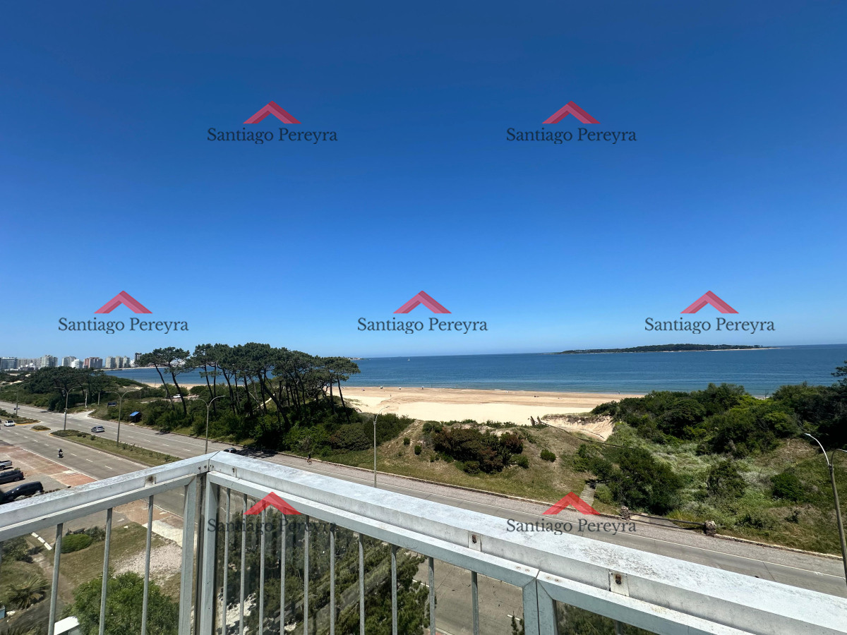 Apartamento ID.15734 - Penthouse en Venta de 3 dormitorios en Playa Mansa, Punta del Este