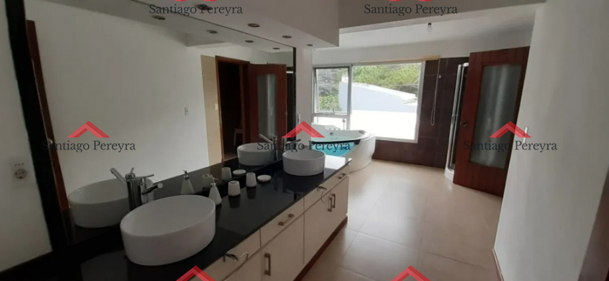 Casa ID.15151 - Hermosa Casa de 4 dormitorios en Rincón del Indio - Punta del Este