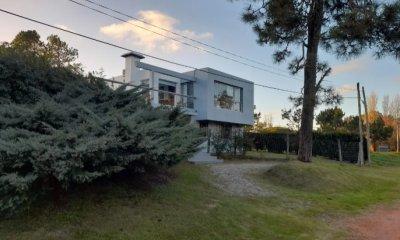 Hermosa Casa de 4 dormitorios en Rincón del Indio - Punta del Este