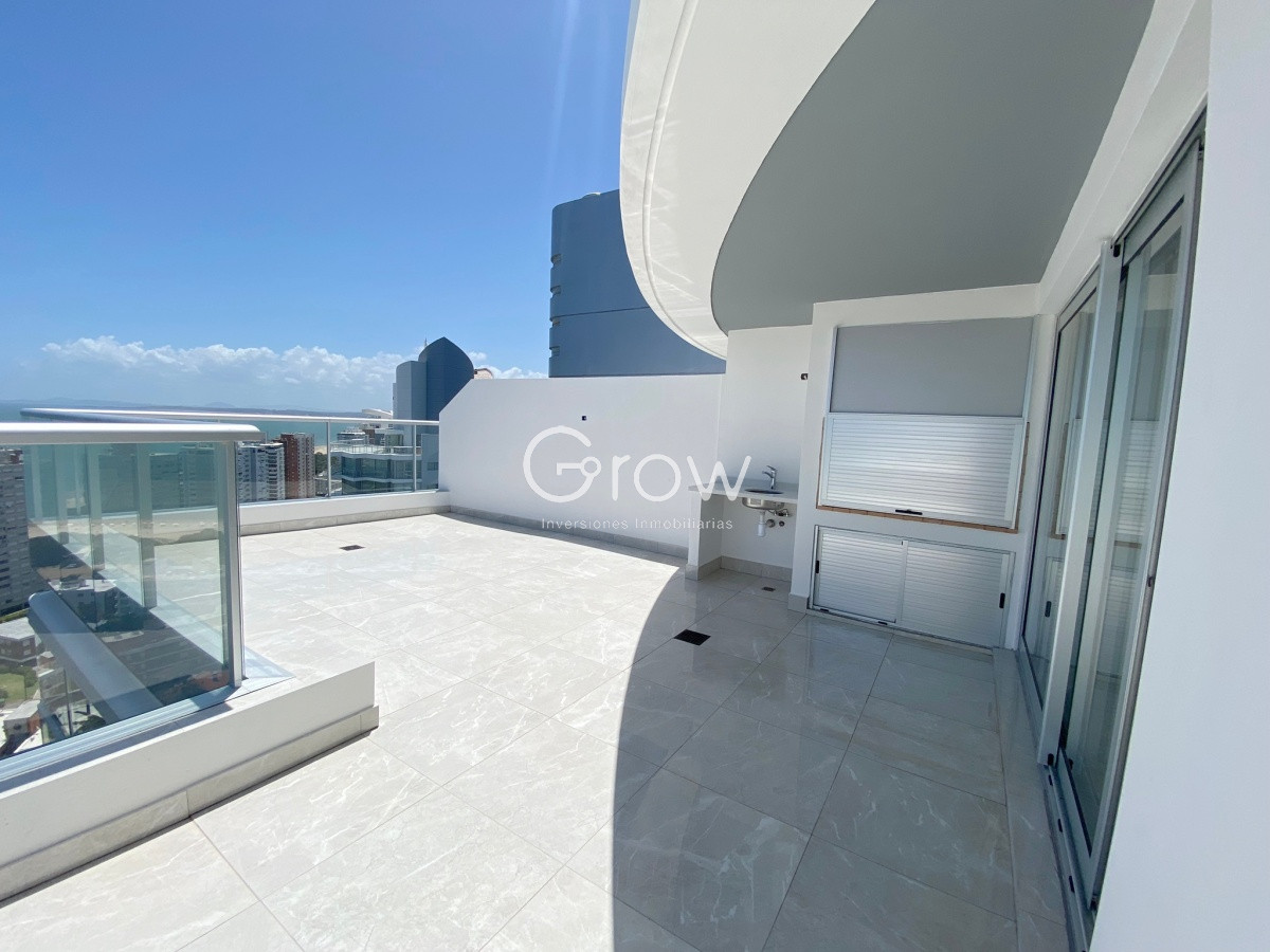 Apartamento ID.3133 - Apartamento en venta de 3 dormitorios en Miami Boulevard, Punta del Este.