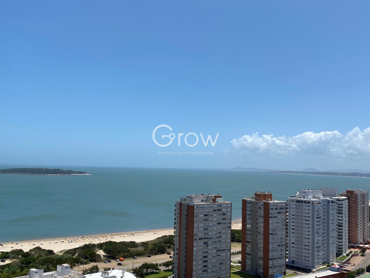 Apartamento ID.3133 - Apartamento en venta de 3 dormitorios en Miami Boulevard, Punta del Este.