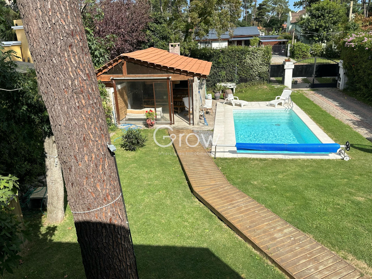 Casa ID.2724 - Casa en Venta de 4 Dormitorios ubicada en Pinares, Punta del Este