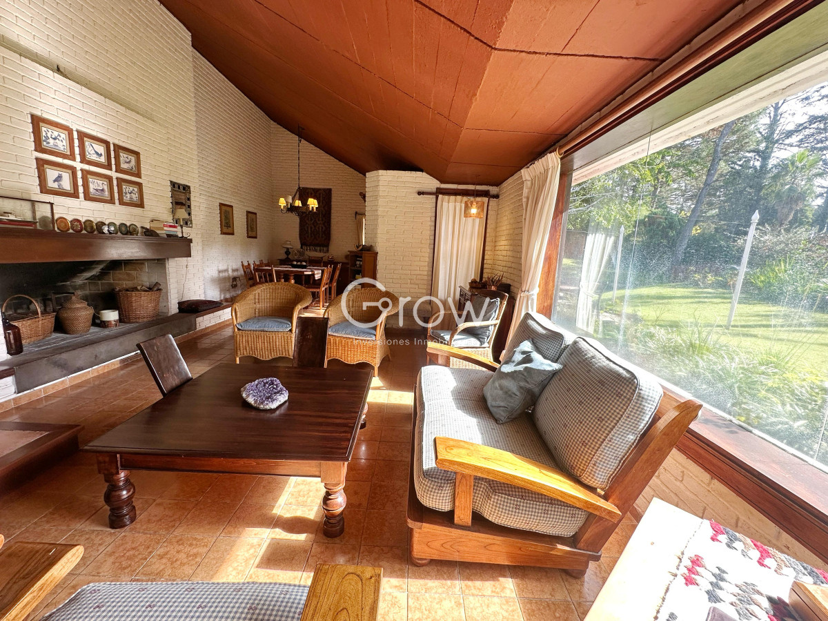 Casa ID.2716 - Casa en venta de 4 Dormitorios ubicada en Cantegril, Punta del Este