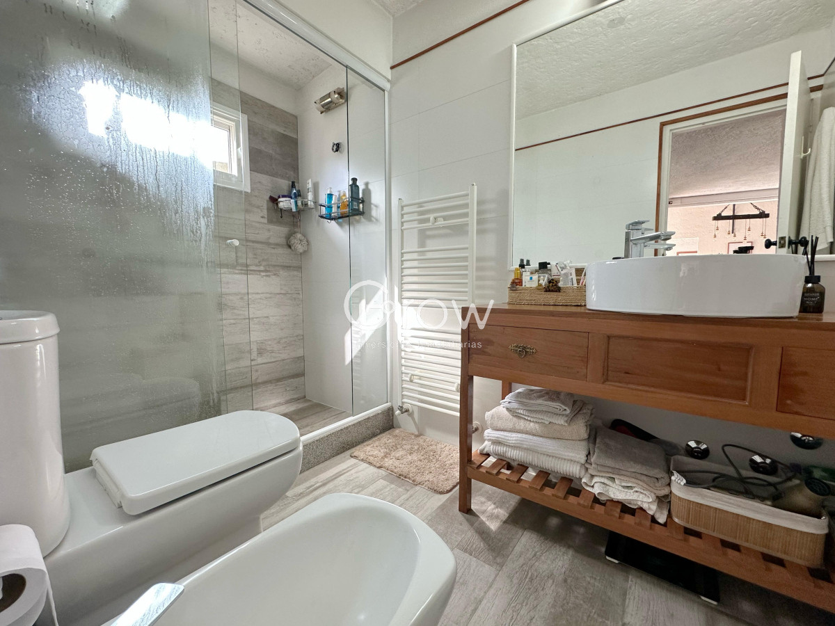 Casa ID.2724 - Casa en Venta de 4 Dormitorios ubicada en Pinares, Punta del Este