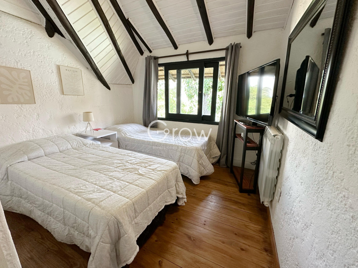 Casa ID.2724 - Casa en Venta de 4 Dormitorios ubicada en Pinares, Punta del Este