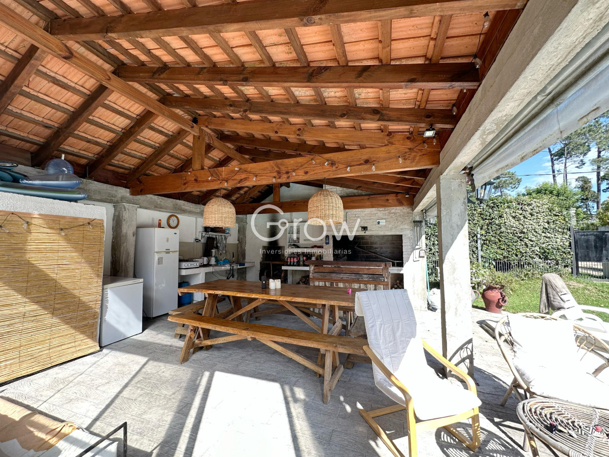 Casa ID.2724 - Casa en Venta de 4 Dormitorios ubicada en Pinares, Punta del Este