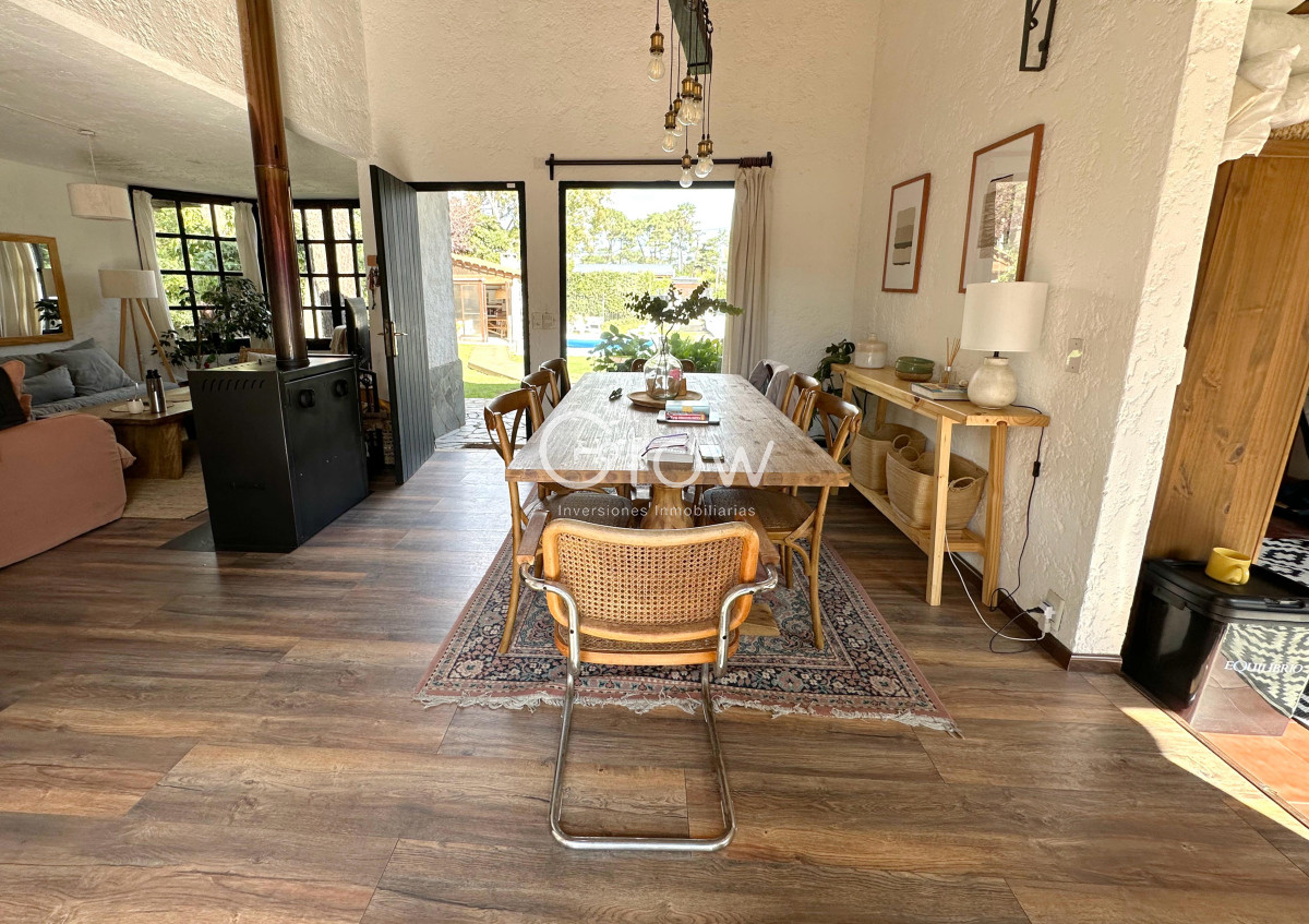 Casa ID.2724 - Casa en Venta de 4 Dormitorios ubicada en Pinares, Punta del Este