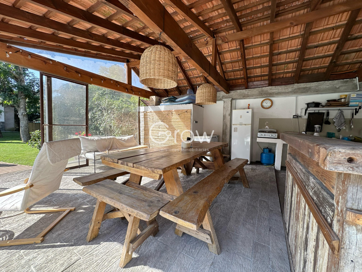 Casa ID.2724 - Casa en Venta de 4 Dormitorios ubicada en Pinares, Punta del Este