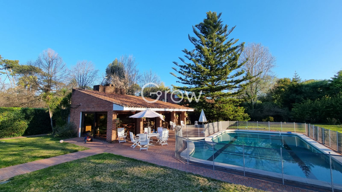 Casa ID.1577 - Casa en Venta de 3 Dormitorios en Suite en San Rafael, Punta del Este