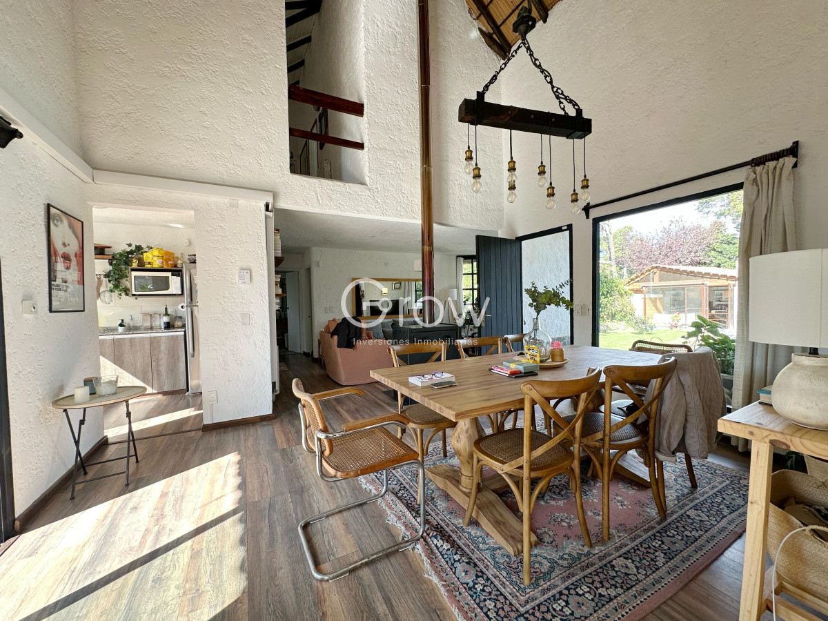 Casa ID.2724 - Casa en Venta de 4 Dormitorios ubicada en Pinares, Punta del Este