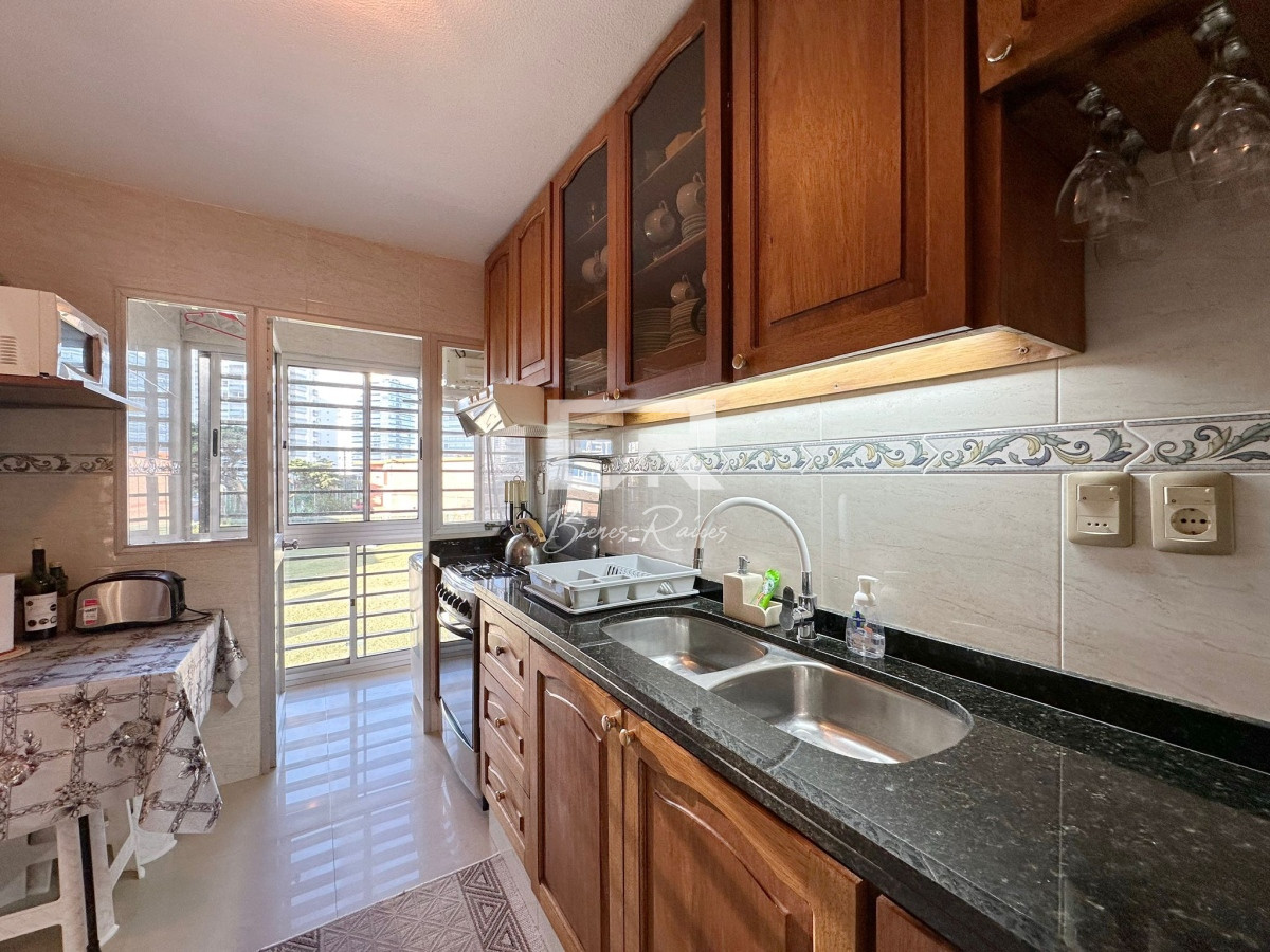 Apartamento ID.779 - Apartamento en venta de 2 dormitorios en Torre Cristal, Punta del Este.