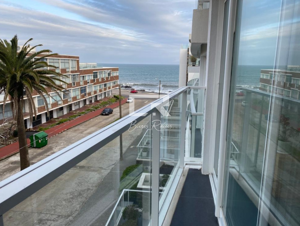 Apartamento ID.732 - Excelente Departamento de 2 Dormitorios en Alquiler temporario en Edificio Bonaire, Punta del Este
