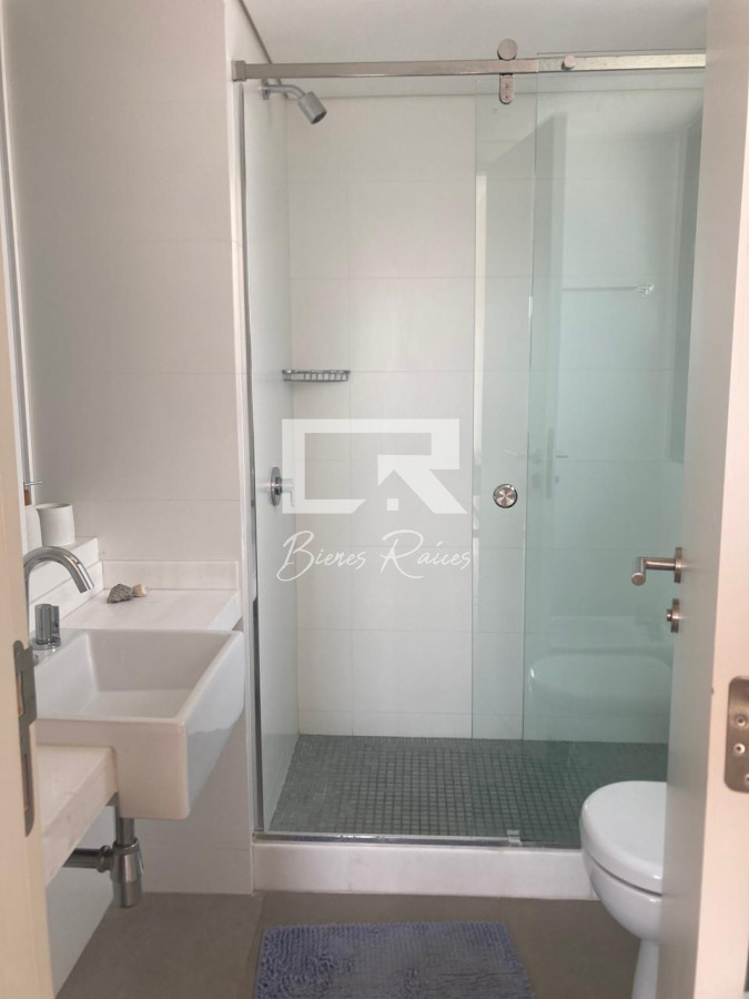 Apartamento ID.708 - Departamento de 2 Dormitorios en Venta, Edificio Green Life. Punta Del Este