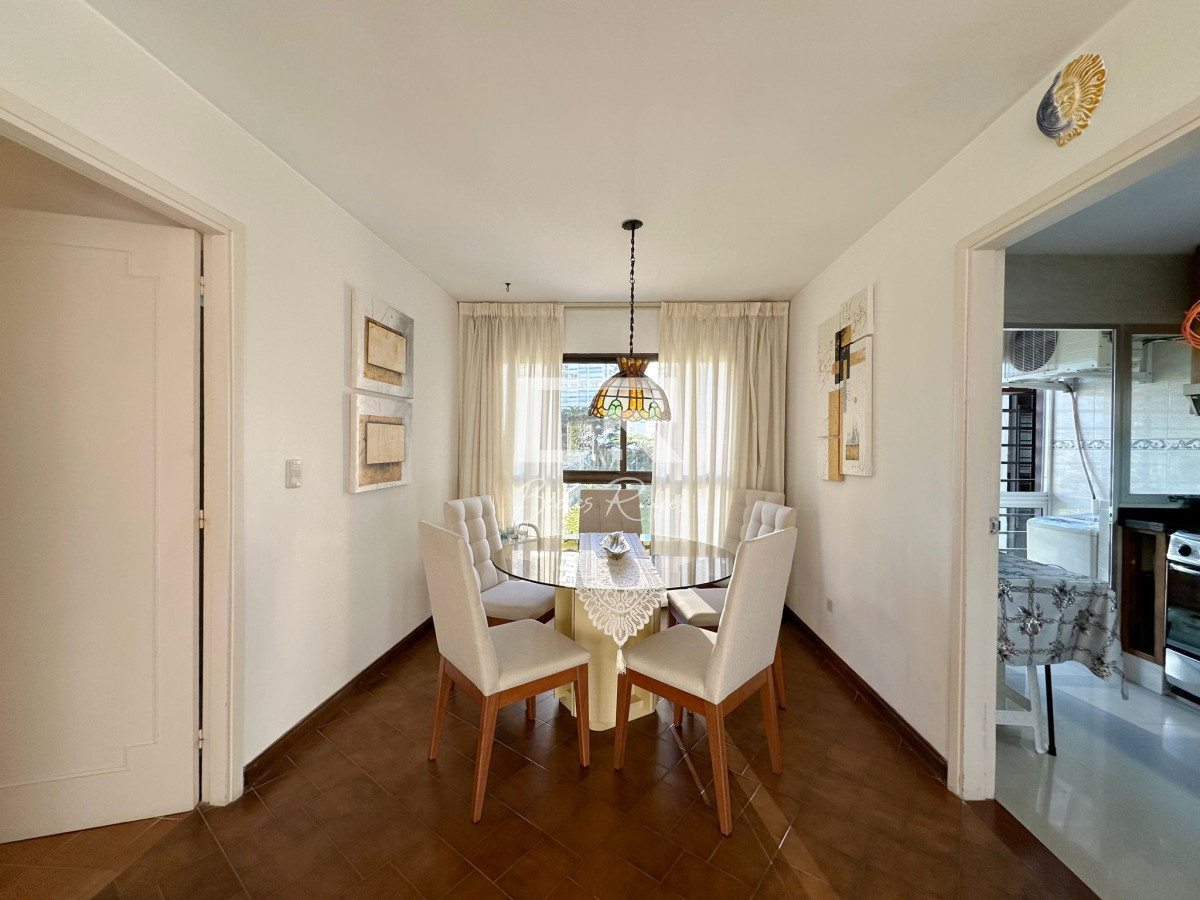 Apartamento ID.779 - Apartamento en venta de 2 dormitorios en Torre Cristal, Punta del Este.