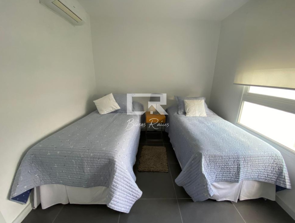 Apartamento ID.732 - Excelente Departamento de 2 Dormitorios en Alquiler temporario en Edificio Bonaire, Punta del Este
