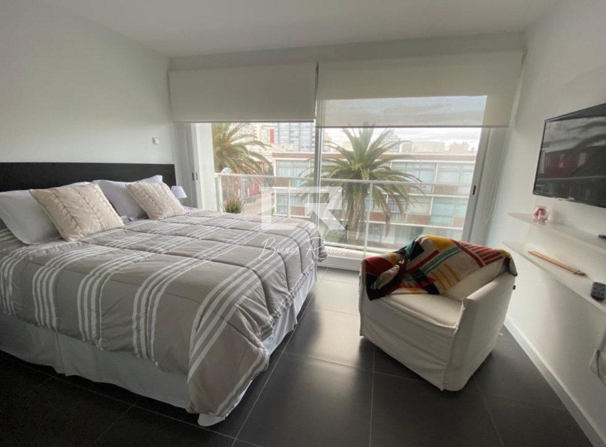 Apartamento ID.732 - Excelente Departamento de 2 Dormitorios en Alquiler temporario en Edificio Bonaire, Punta del Este