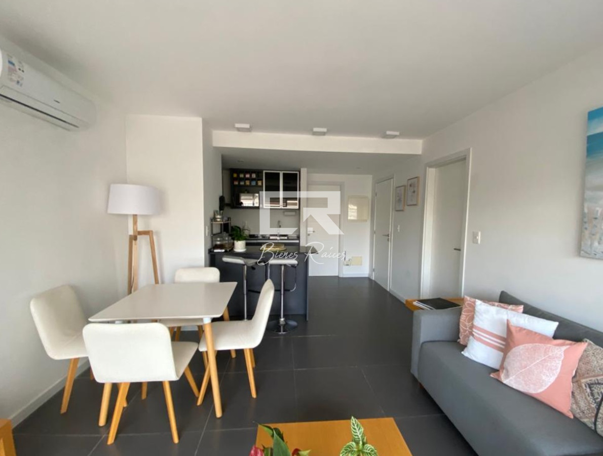 Apartamento ID.732 - Excelente Departamento de 2 Dormitorios en Alquiler temporario en Edificio Bonaire, Punta del Este