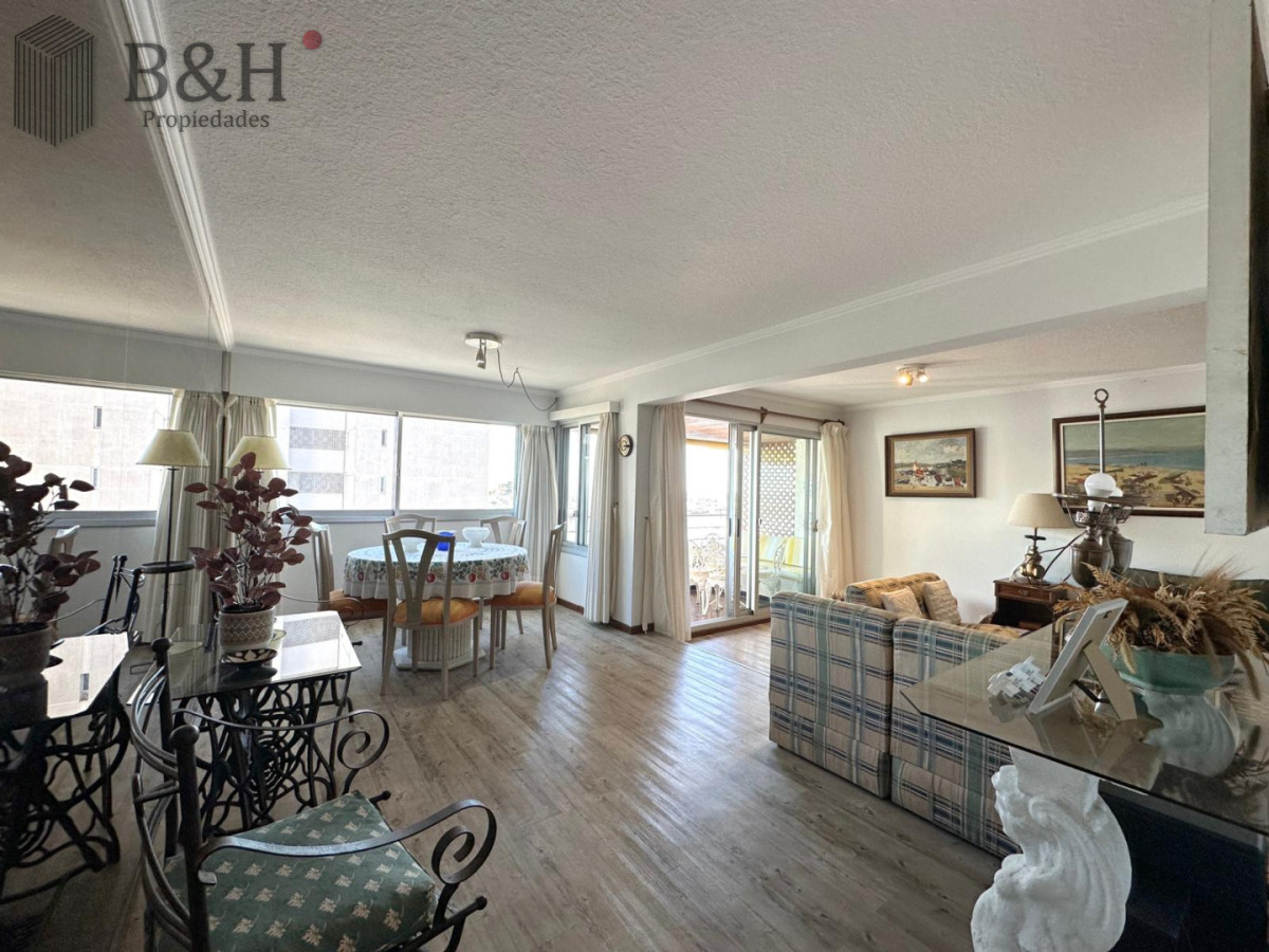 Apartamento ID.2441 - ALQUILER TEMPORARIO DE APARTAMENTO DE 3 DORMITORIOS A METROS DEL PUERTO DE PUNTA DEL ESTE