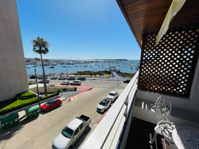 ALQUILER TEMPORARIO DE APARTAMENTO DE 3 DORMITORIOS A METROS DEL PUERTO DE PUNTA DEL ESTE