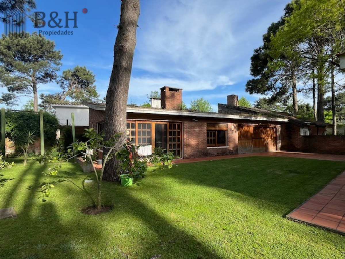 Casa ID.6660 - Casa en venta de 3 dormitorios, Pinares, Punta del Este 