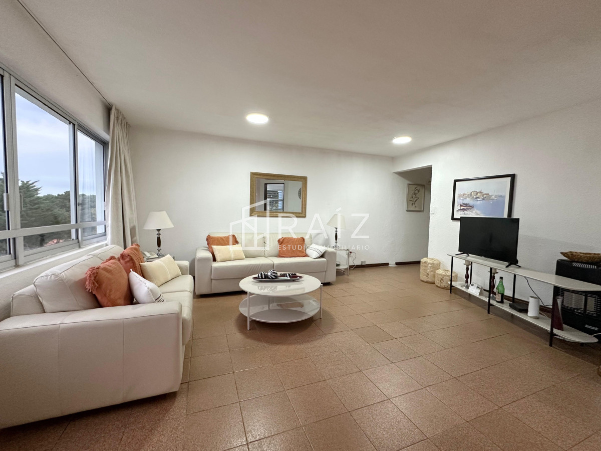 Apartamento ID.8952 - Departamento en venta de 2 dormitorios en Roosevelt, Punta del Este