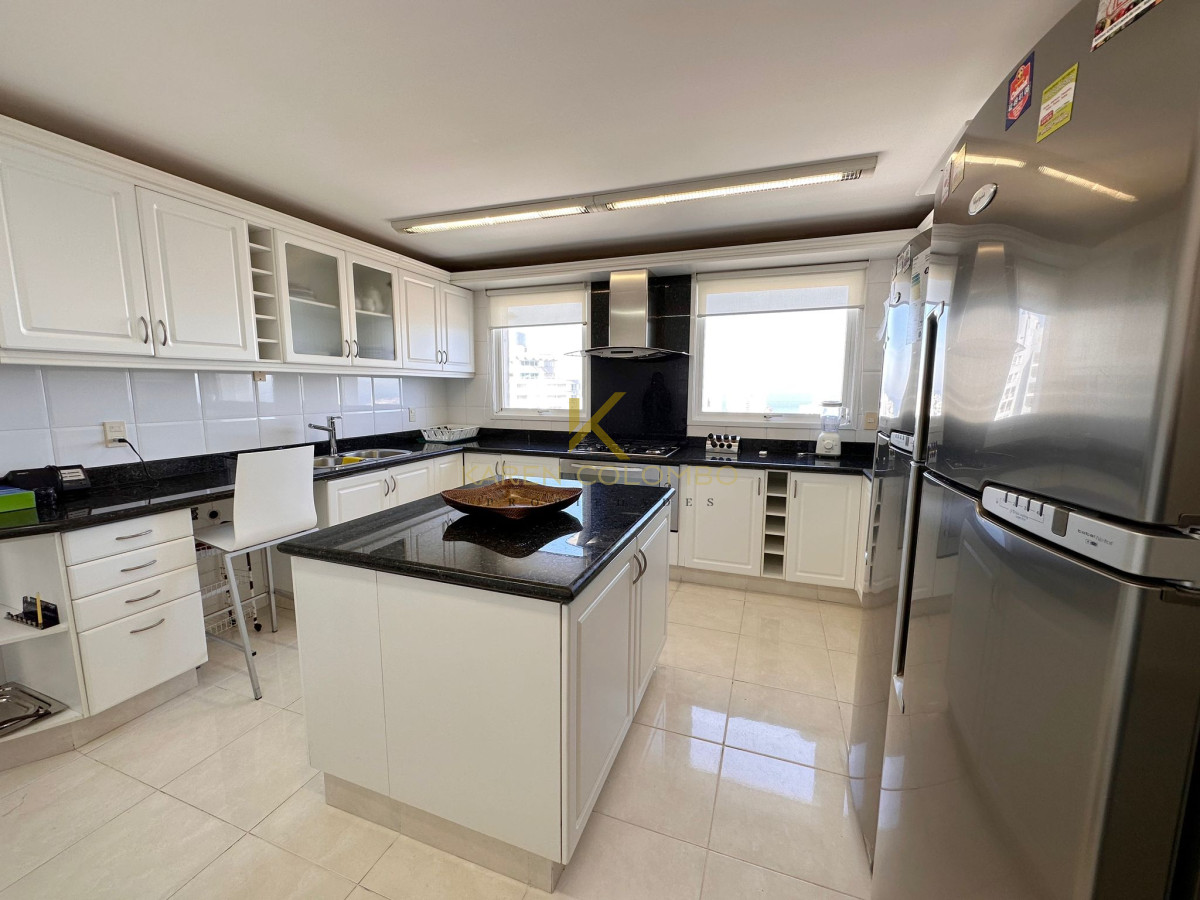 Apartamento ID.21095002 - Hermoso apartamento en venta en Millenium Tower, Punta del Este.