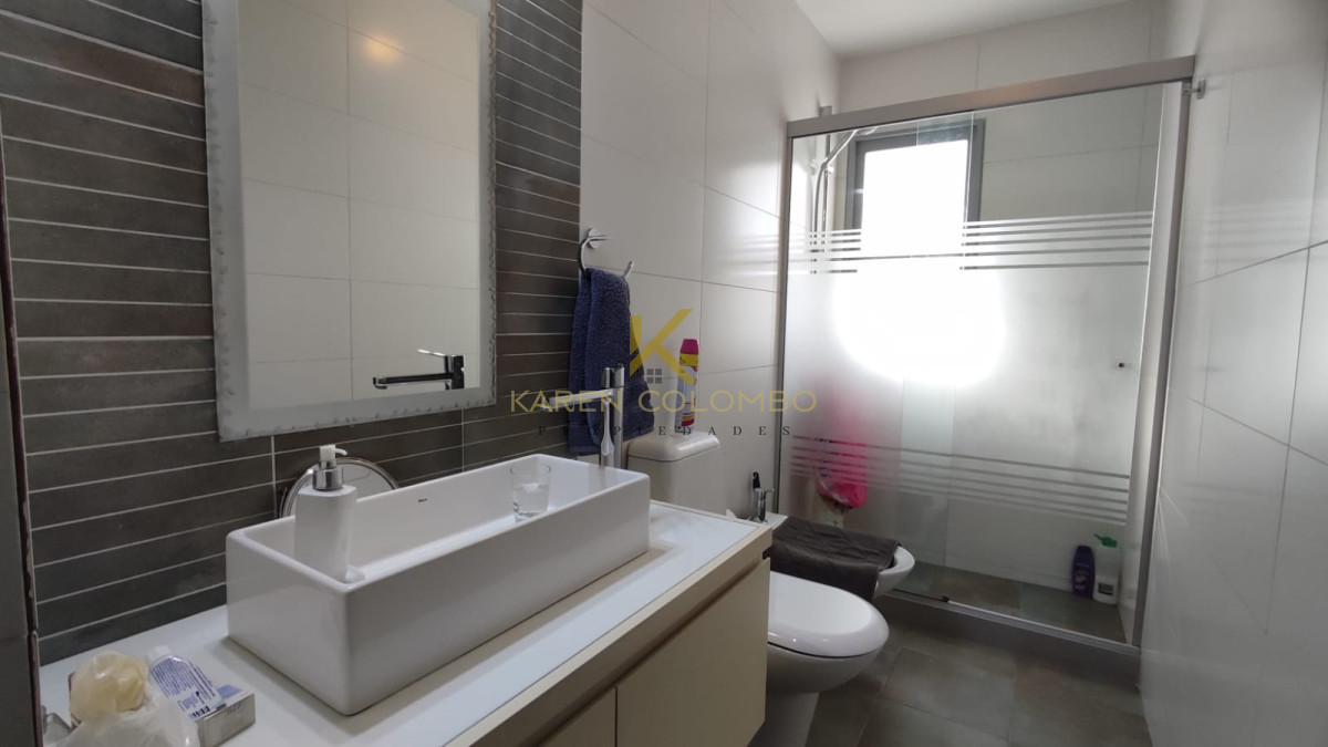 Apartamento ID.21094081 - Departamento En Venta de 2 Dormitorios En Torre Francia Punta Del Este