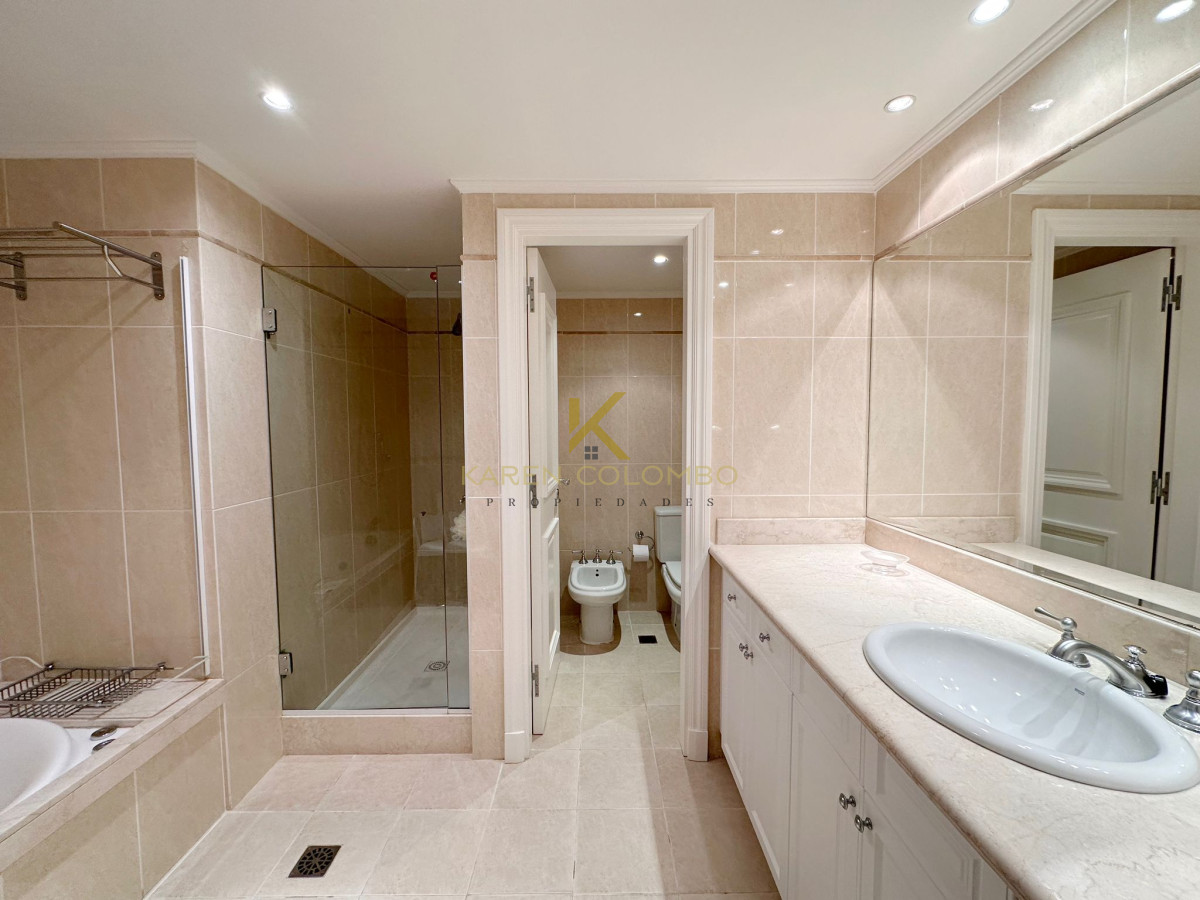 Apartamento ID.21095002 - Hermoso apartamento en venta en Millenium Tower, Punta del Este.