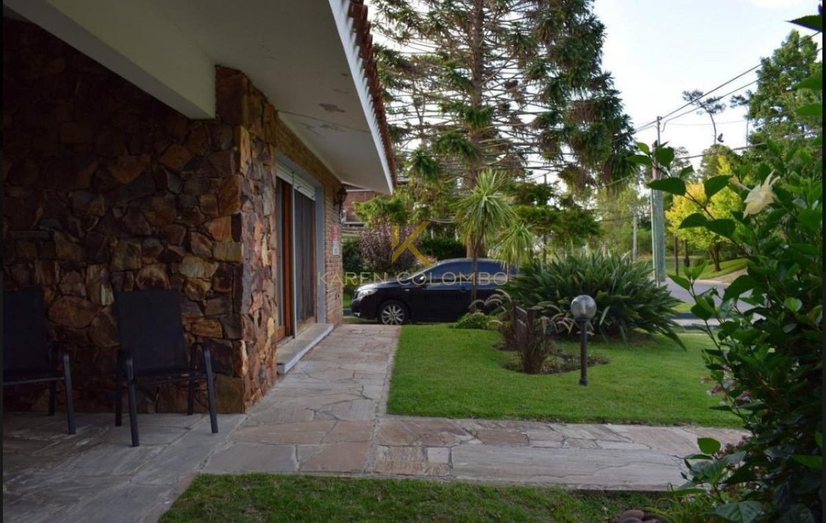 Casa ID.21094859 - Casa en venta de 4 dormitorios en Masa, Punta del Este.
