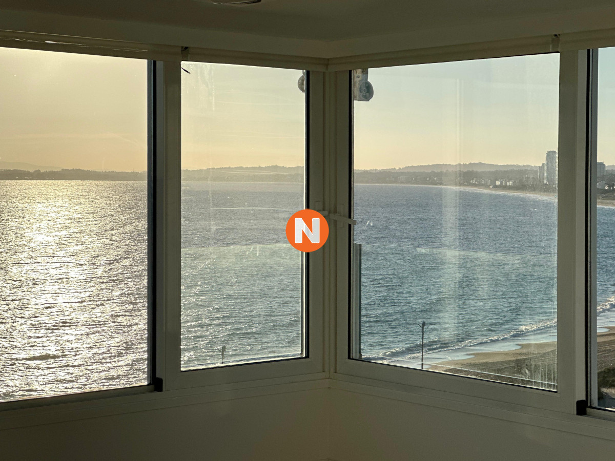 Apartamento Ref.220270 - Espectacular Apartamento Playa Mansa Punta del Este , primera linea 