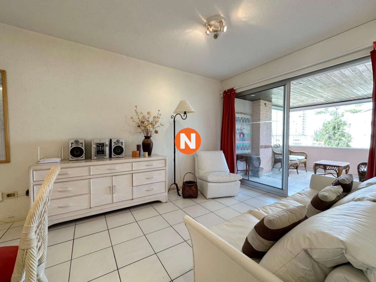 Apartamento Ref.225015 - Departamento en Venta de 2 dormitorios en Mansa, Punta del Este