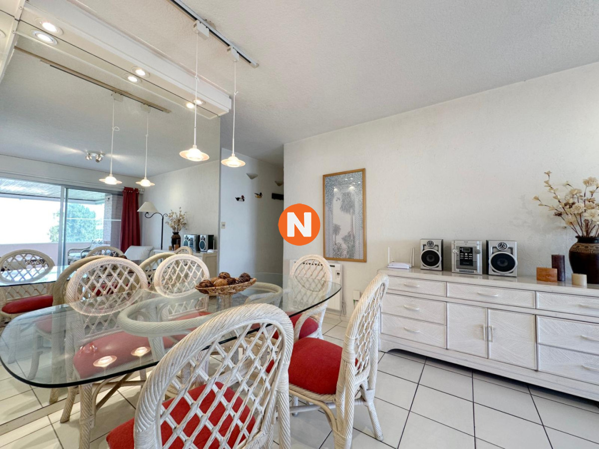 Apartamento Ref.225015 - Departamento en Venta de 2 dormitorios en Mansa, Punta del Este