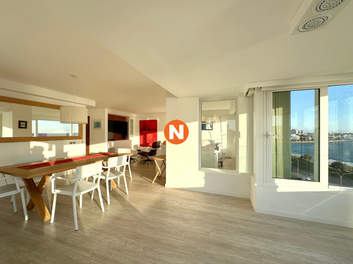 Apartamento Ref.220270 - Espectacular Apartamento Playa Mansa Punta del Este , primera linea 