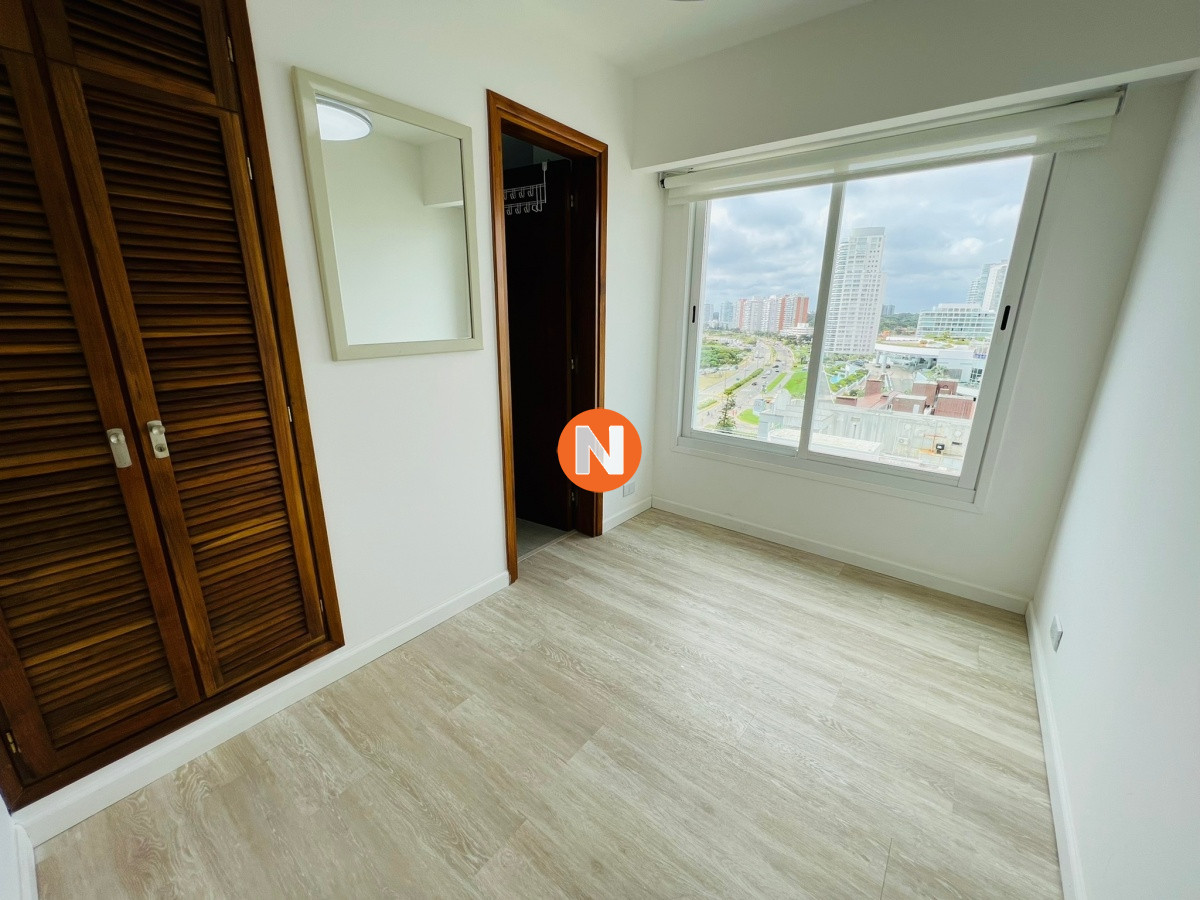 Apartamento Ref.220270 - Espectacular Apartamento Playa Mansa Punta del Este , primera linea 