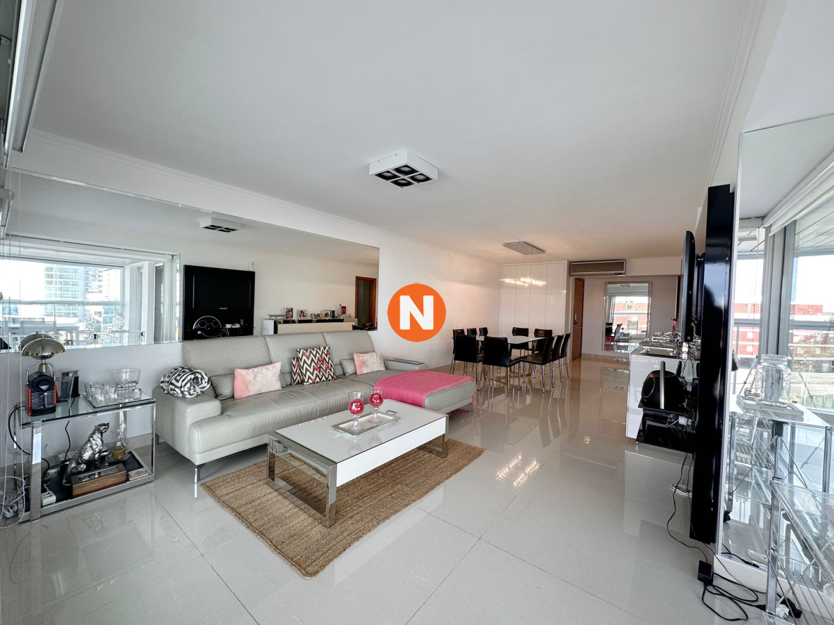 Apartamento Ref.225008 - Apartamento en venta de 3 dormitorios en Miami boulevard I, Punta del Este.