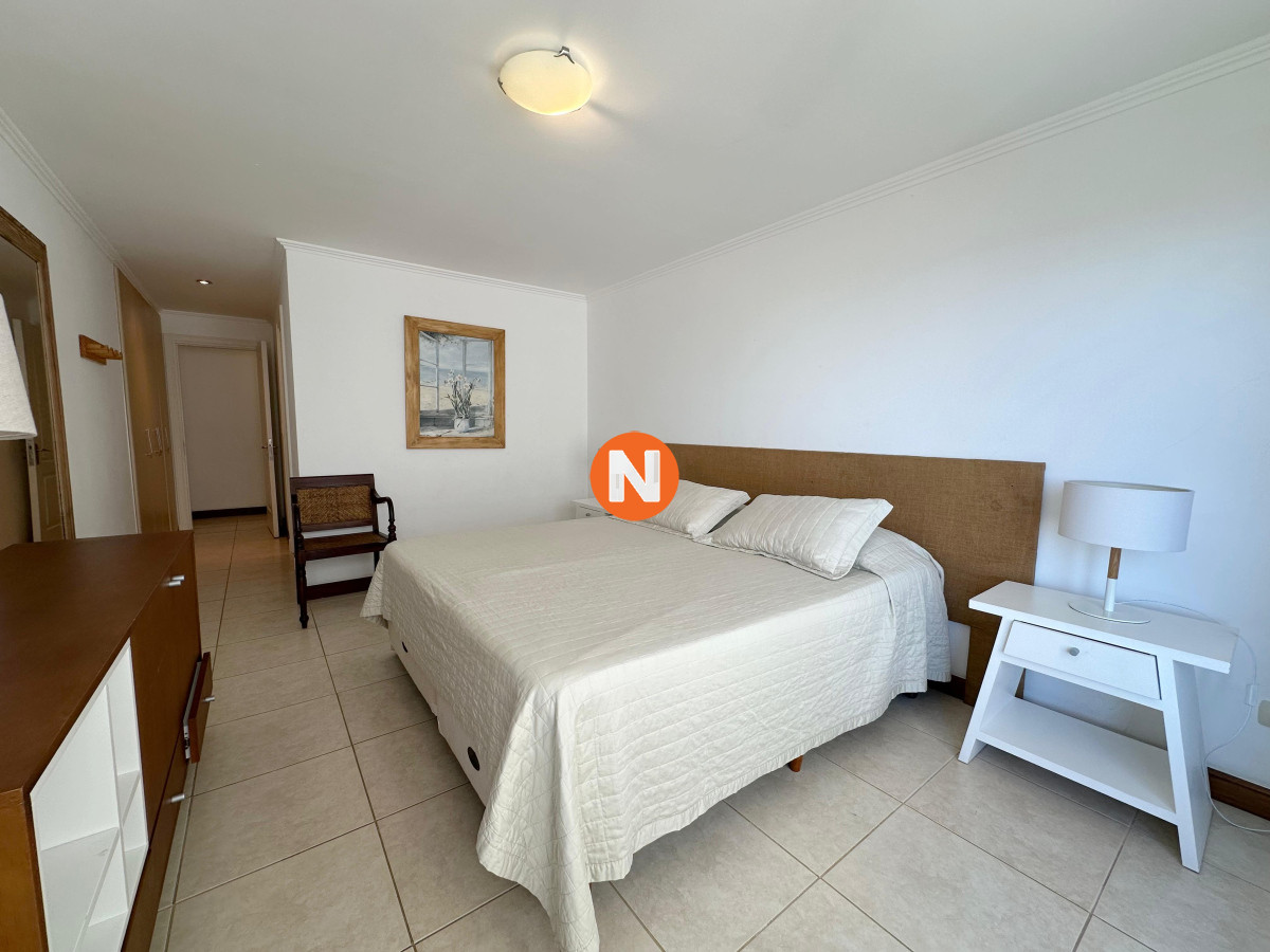 Apartamento Ref.224920 - Departamento en venta de 4 Suites en Playa Brava, Punta del Este