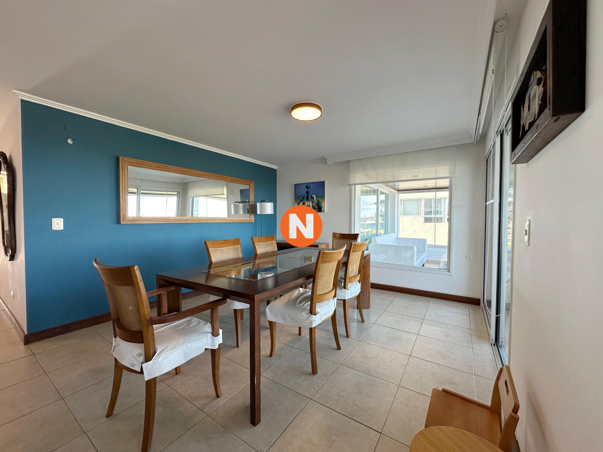 Apartamento Ref.224920 - Departamento en venta de 4 Suites en Playa Brava, Punta del Este