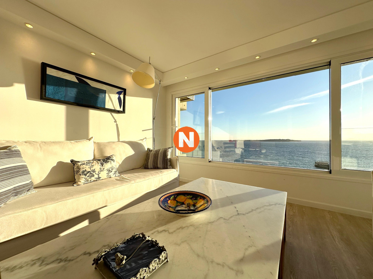 Apartamento Ref.220270 - Espectacular Apartamento Playa Mansa Punta del Este , primera linea 