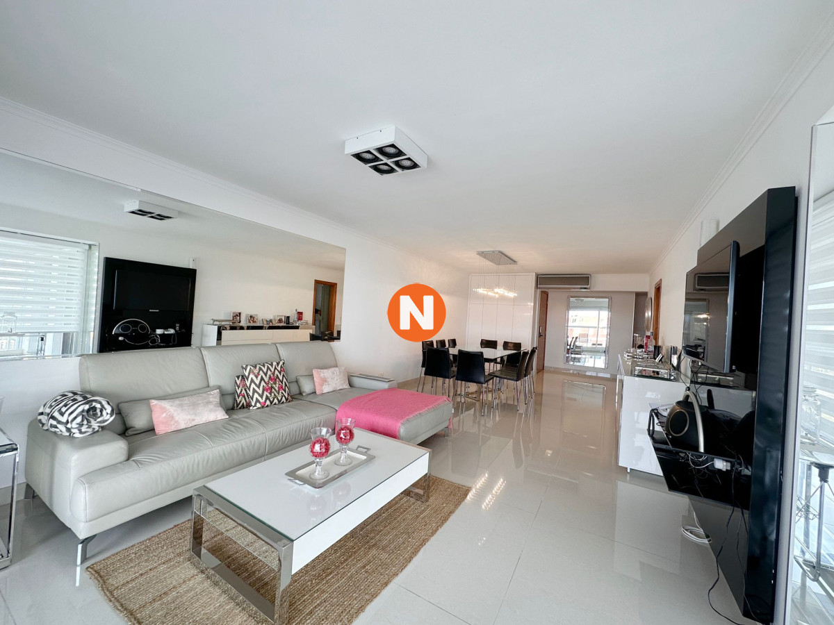 Apartamento Ref.225008 - Apartamento en venta de 3 dormitorios en Miami boulevard I, Punta del Este.